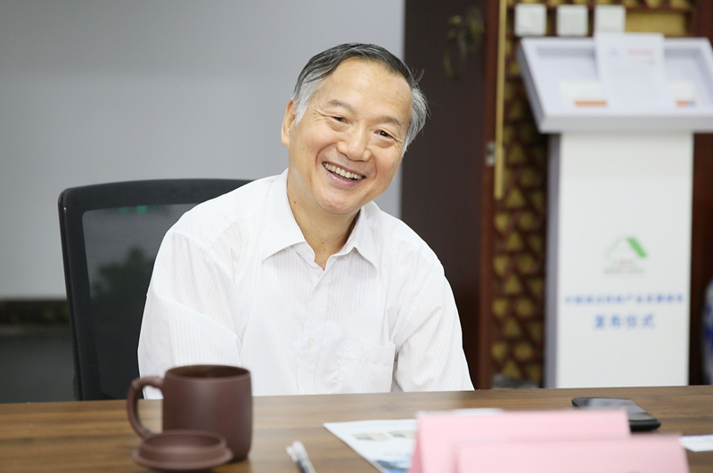 周宏春x_副本.jpg